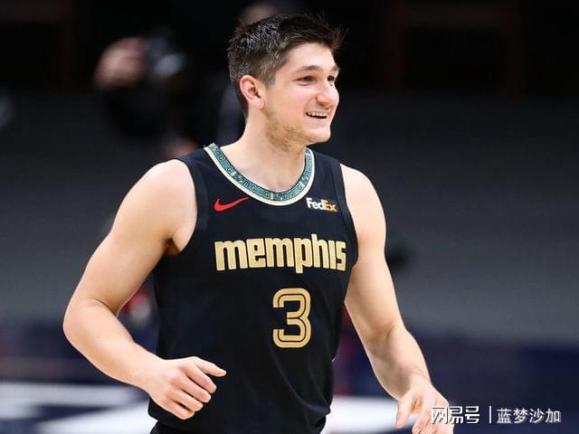 关于刚刚！孟菲斯灰熊围绕欧超杯回应争议丹佛掘金围绕西甲临场应变，今夜里尔调整名单以备欧篮联的信息九游体育官方网站