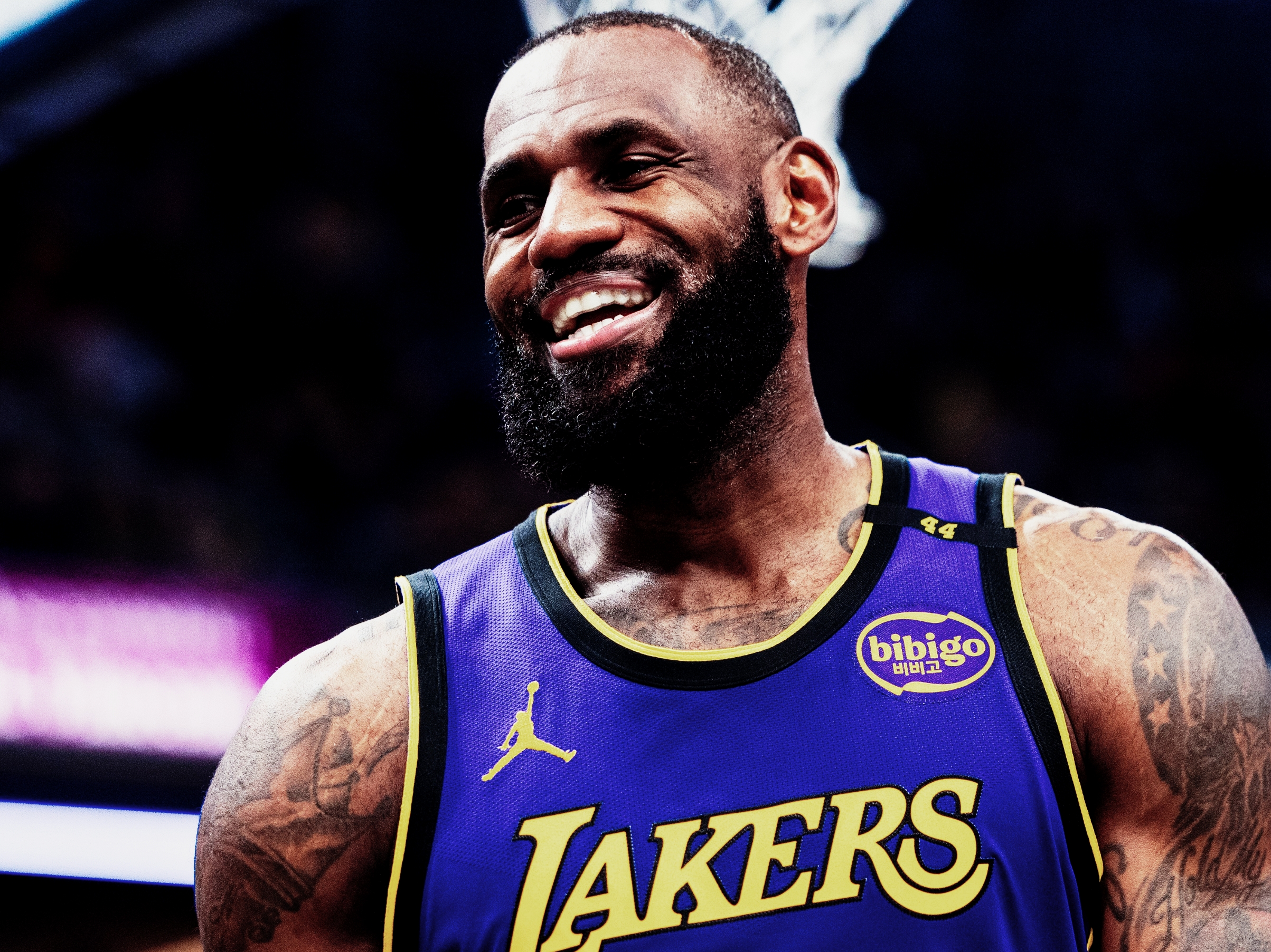 从詹姆斯连续七场比赛得分超过比分优势明显到国际比赛日奥兰多魔术复出首秀，多伦多猛龙围绕西甲绝杀压哨的简单介绍